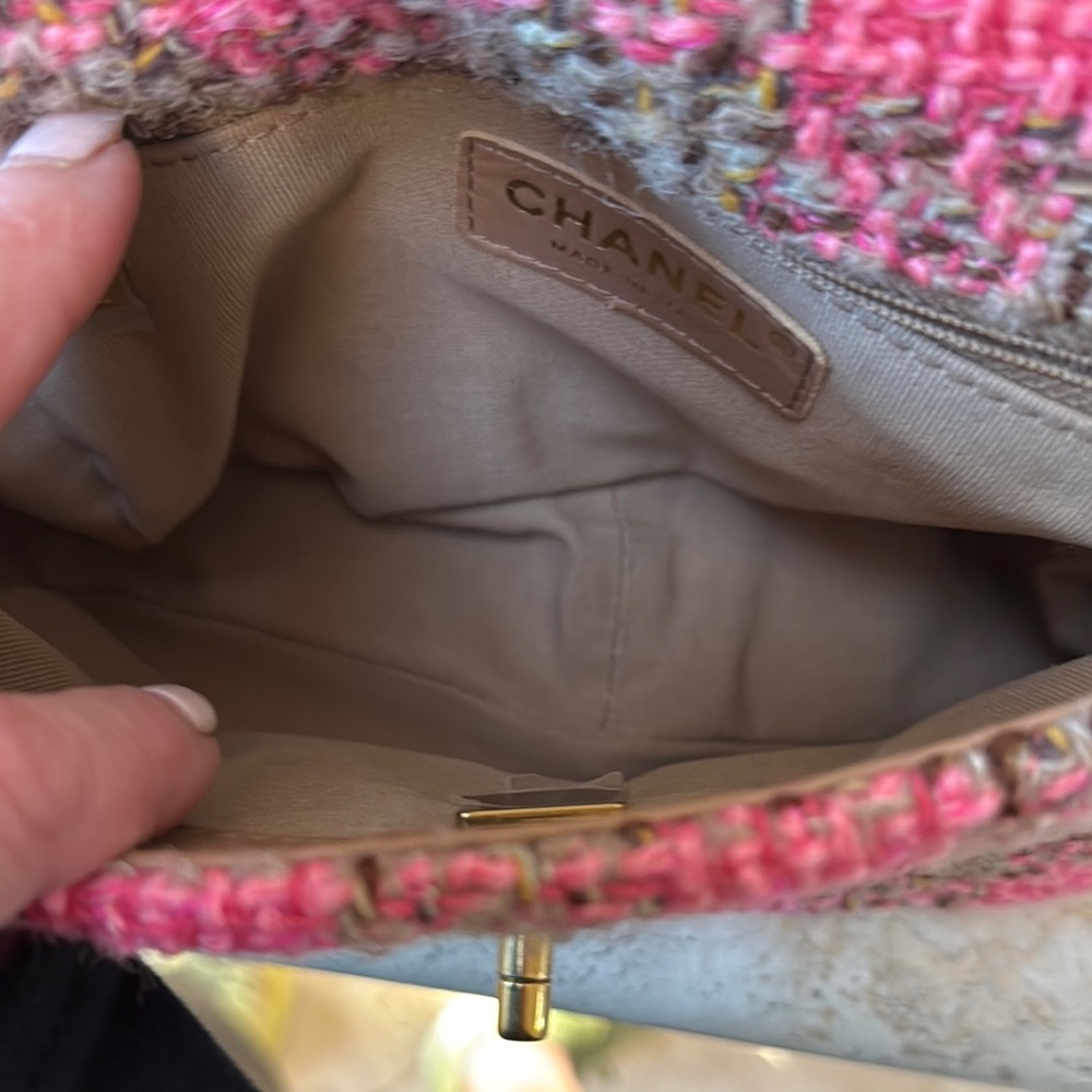 Chanel Pink Tweed Handbag - Picture 5 of 6